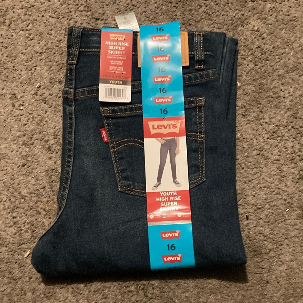 LEVIS 
HIGH RISE SUPER SKINNY 
SIZE 16 youth jeans